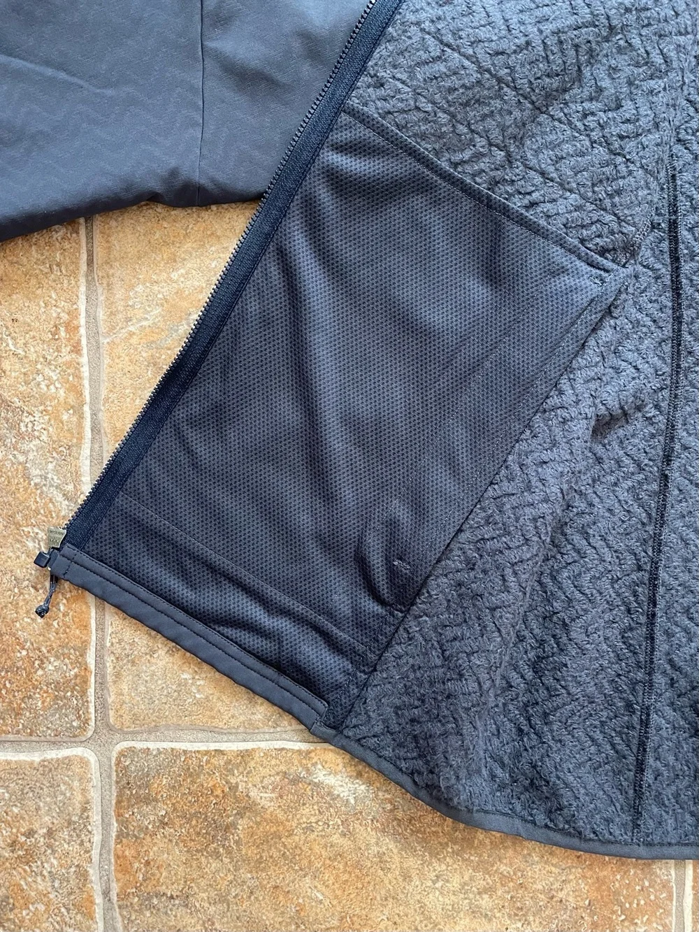 Women's R2® CrossStrata Hoody - Picture 6 of 10